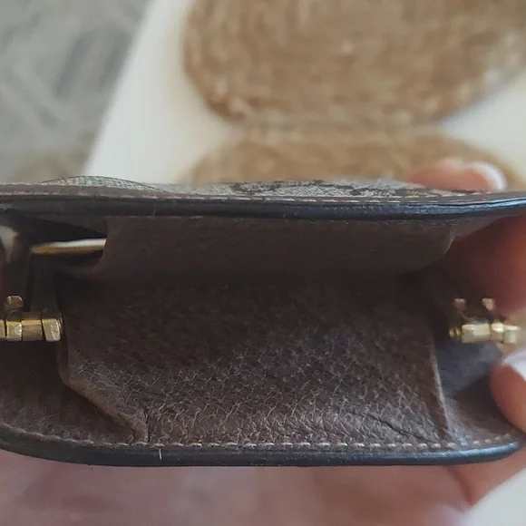 Authentic Gucci coin pouch vintage kisslock - Picture 2 of 7